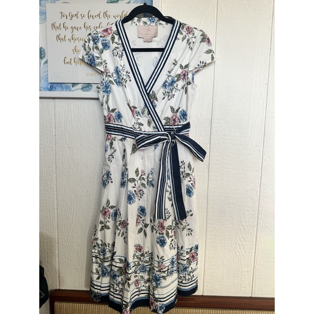 Gal Meets Glam Women's Floral Sz 4 V Neck Wrap Around Stripe Belt Side Tie Dress - Picture 2 of 10